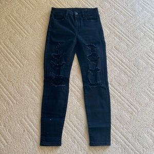 AEO black distressed curvy high rise jegging